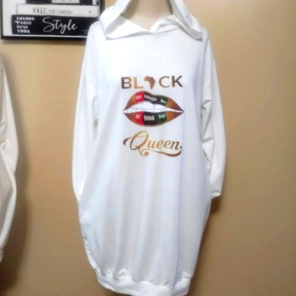 💥CLOSING Nov.1  SALE 💥 Ladies White Mini Hoodie Dress - Picture 1 of 1